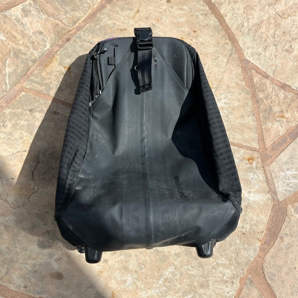 patagonia weathershed duffel Black Hole 55L They have a doctors bag opening for ease of packing Patagonia | Bags | Patagonia